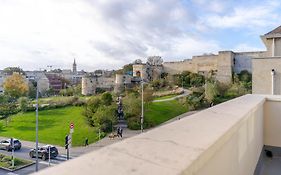 Superbe Appart Chic, Hyper Centre, Vue Chateau, Parking Inclus