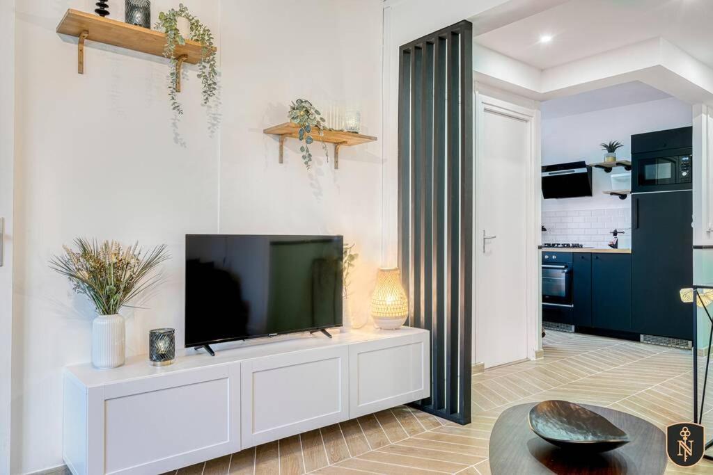 Superbe Appart Chic, Hyper Centre, Vue Chateau, Parking Inclus Caen Exterior photo